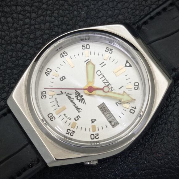 Vintage 1972 Citizen Automatic Mens Silver Watch W/daydate & Silver accents - Picture 6 of 10